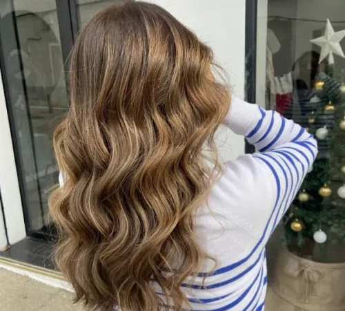 Peluquería con cambio de forma y coloración